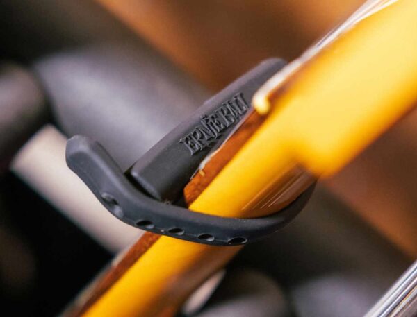 Каподастер за китара :Ernie Ball Flex Capo Black - Image 2